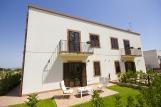 Stagnone Holiday Appartement - Garten mit Terrasse