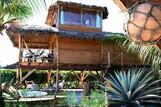 Barra Grande, Sea Front Deluxe Bungalow mit Jacuzzi im Garten