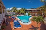 Curacao - Rancho el Sobrino, Pool mit Liegen