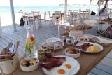 Naxos - Frühstück im Flisvos Beach Café mit Meerblick