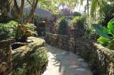 Cabarete, El Magnifico, Gang durch den Garten