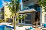Bonaire - Delfins Beach Resort, Villa 3 Schlafzimmer, Aussenansicht mit Pool