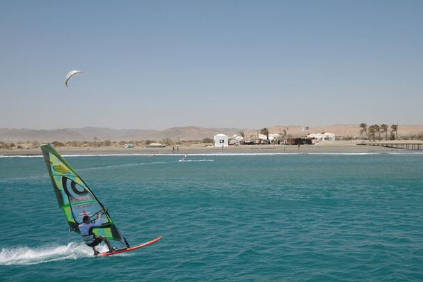 El Naaba - Kite und Surfspot
