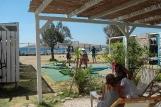 Sigri - Lesbos, Sigri Surfcenter, Relaxen mit Blick auf die Bucht.